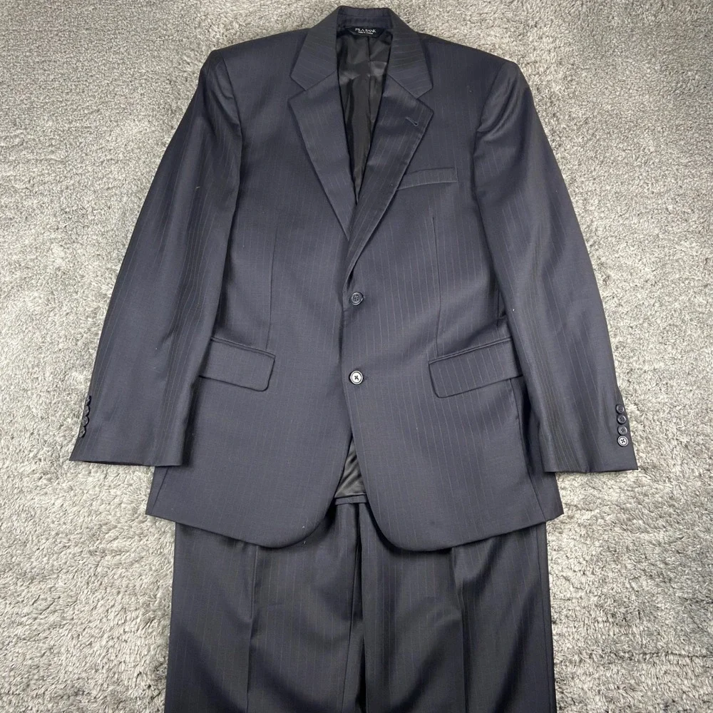 Jos A Bank 2 Piece Suit Mens 41R Blazer 35x30 Pant Navy Pinstripe Signature Wool